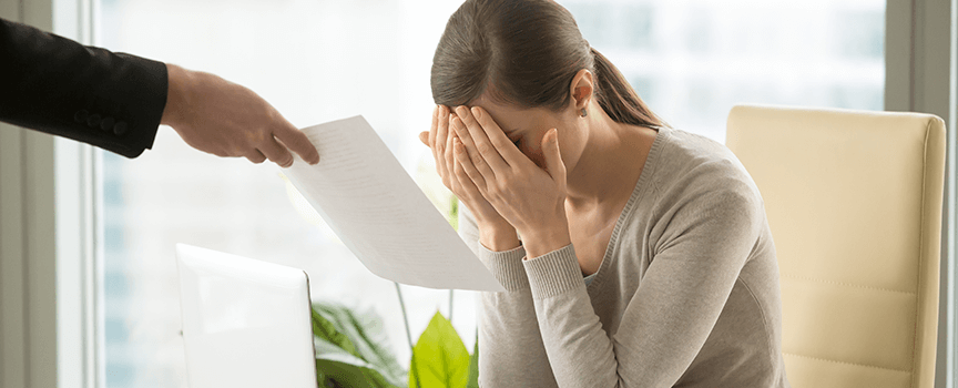 Fristlose Kündigung vom Arbeitgeber? So vermeiden Sie eine Sperrzeit beim Arbeitslosengeld